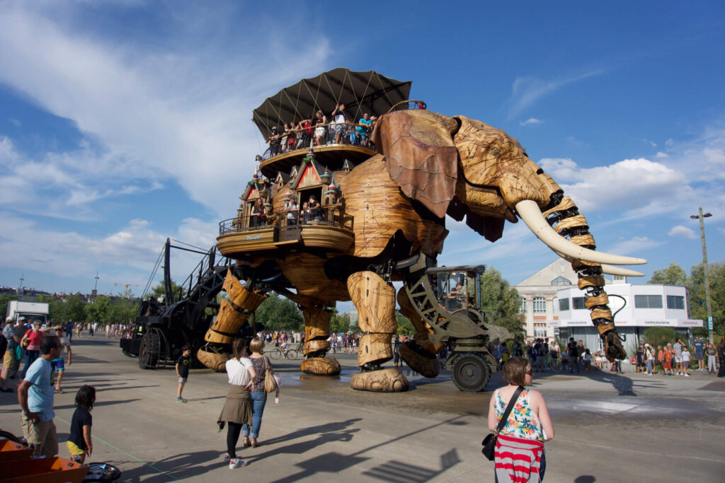 El Elefante Gigante paseando por Lîle de Nantes