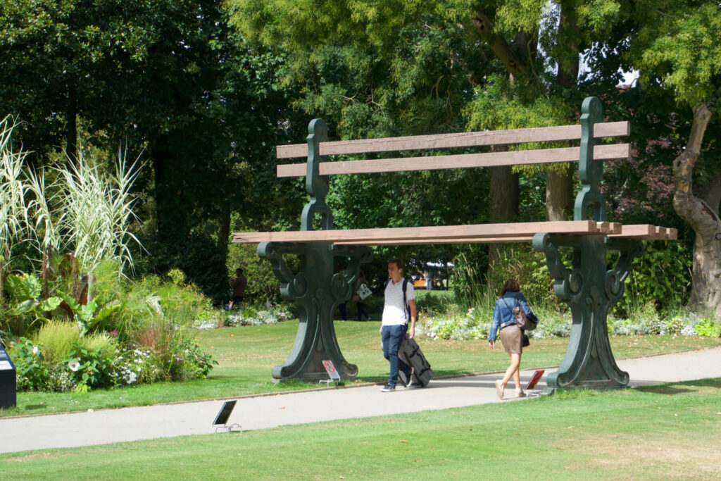 Jardin des Plantes con estructuras gigantes en Nantes