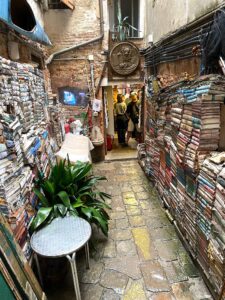 libreria aqua alta Venecia nordur web